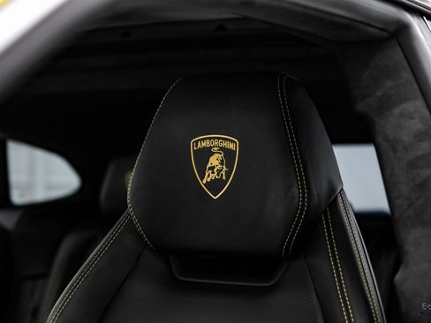 Used 2021 Lamborghini Urus image 45