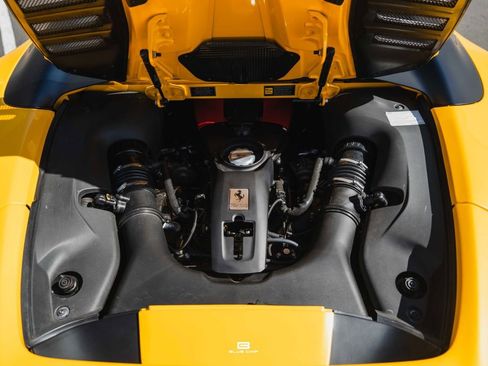 Used 2021 Ferrari F8 Tributo RWD image 36