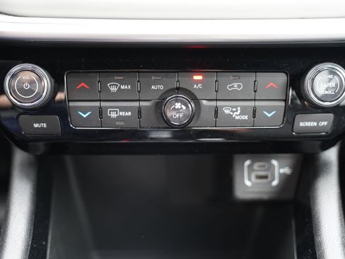 Used 2026 Jeep Compass Limited AWD/4WD image 27