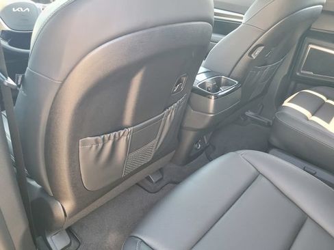 Used 2025 Kia Telluride S FWD image 12