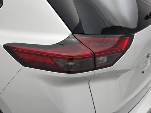 Certified 2024 Nissan Rogue SV AWD/4WD image 34
