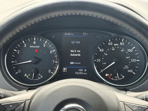 Used 2018 Nissan Rogue SV FWD image 34