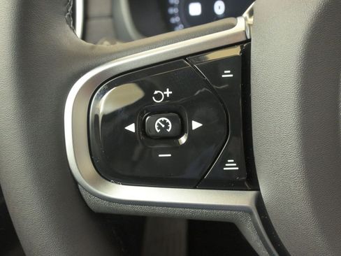 New 2026 Volvo XC90 B6 Plus w/ Protection Package Premier image 28