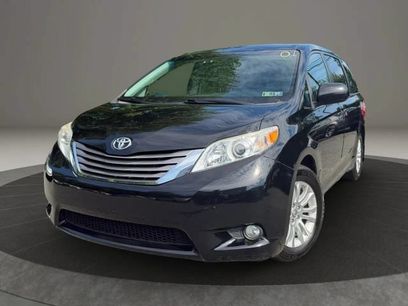 Used 2017 Toyota Sienna XLE w/ XLE Navigation Package