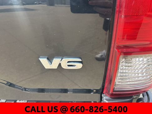 Used 2016 Toyota Tacoma TRD Sport w/ Towing Package image 9