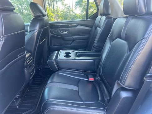 Used 2024 Honda Pilot Touring image 15
