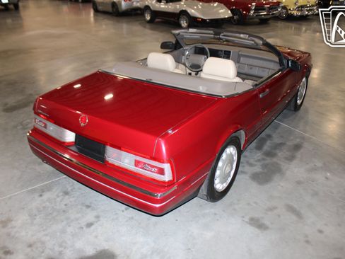 Used 1993 Cadillac Allante image 17