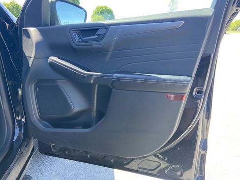 Used 2025 Ford Escape Active AWD/4WD image 19