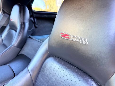 Used 2006 Chevrolet Corvette Z06 w/ Preferred Equipment Group RWD image 12