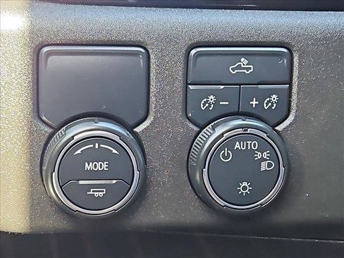 Used 2023 Chevrolet Silverado 1500 LT RWD image 17