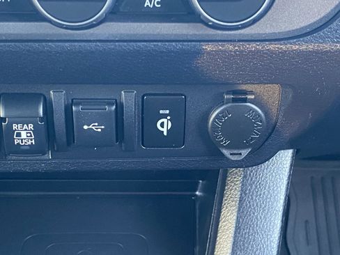 Used 2021 Toyota Tacoma TRD Sport w/ Technology Package image 30