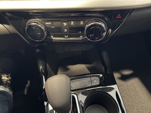 New 2026 Chevrolet Trax LT image 17