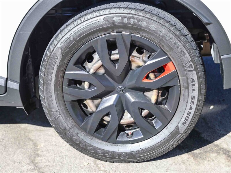 Used 2019 Toyota C-HR LE FWD image 13