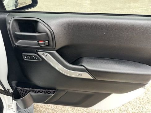 Used 2015 Jeep Wrangler Unlimited Sahara w/ Max Tow Package image 37