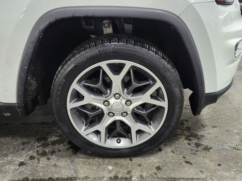 Used 2019 Jeep Grand Cherokee Limited w/ Luxury Group II image 13