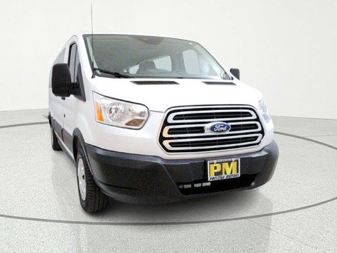 Used 2019 Ford Transit 350 XLT image 2