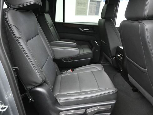 Certified 2025 GMC Yukon XL Denali image 9