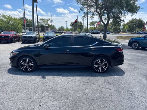 Certified 2022 Nissan Sentra SR FWD image 9