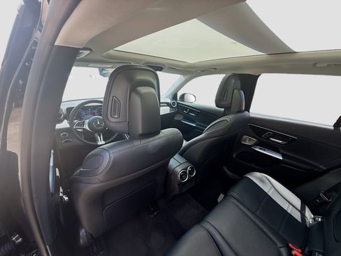 Used 2023 Mercedes-Benz GLC 300 4MATIC w/ Exclusive Trim Package image 25