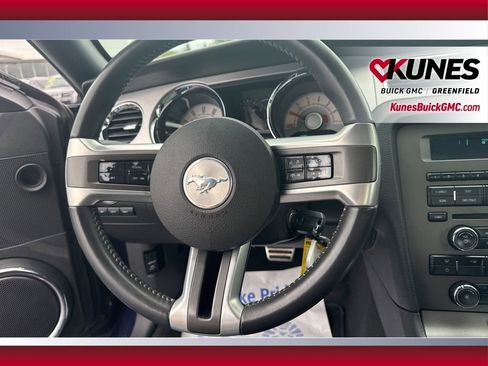 Used 2010 Ford Mustang Coupe RWD image 20