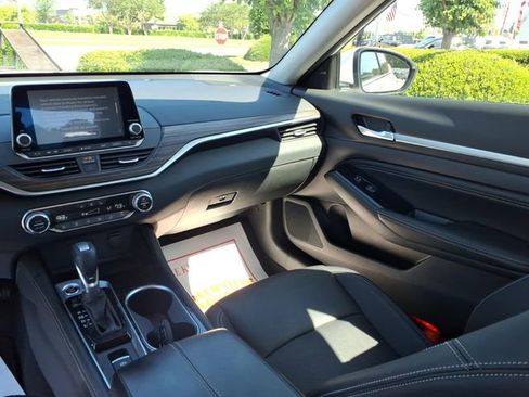 Used 2021 Nissan Altima 2.5 SL FWD image 11