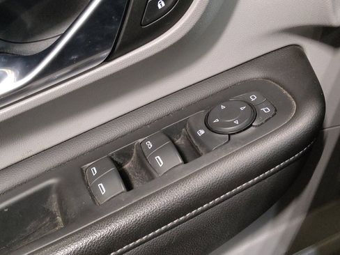 Used 2022 GMC Terrain SLT w/ LPO, 'HIT The Road' Package FWD image 27