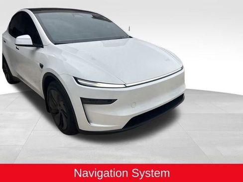 Used 2026 Tesla Model Y Long Range AWD/4WD image 3