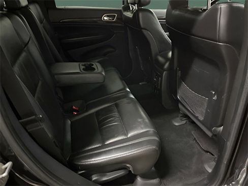 Used 2011 Jeep Grand Cherokee Laredo image 8