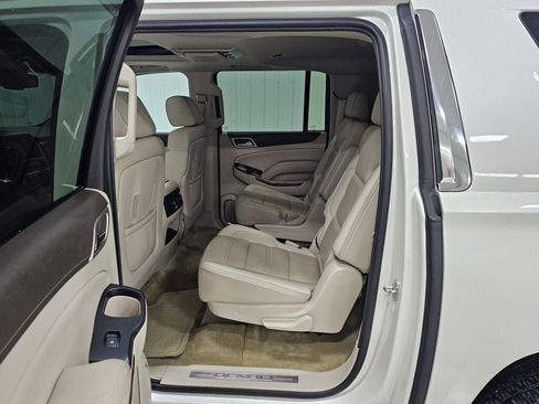 Used 2015 GMC Yukon XL Denali w/ Touring Package RWD image 12