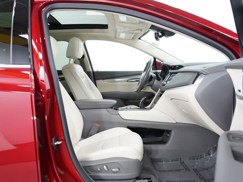 Used 2021 Cadillac XT5 Premium Luxury AWD/4WD image 11