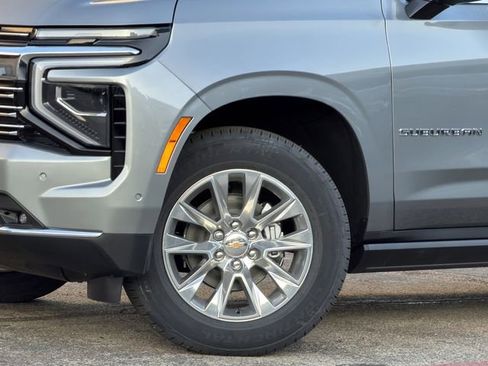 New 2026 Chevrolet Suburban Premier image 8