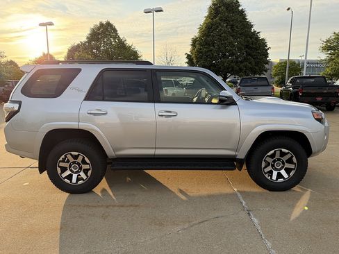 Used 2024 Toyota 4Runner TRD Off-Road Premium AWD/4WD image 3