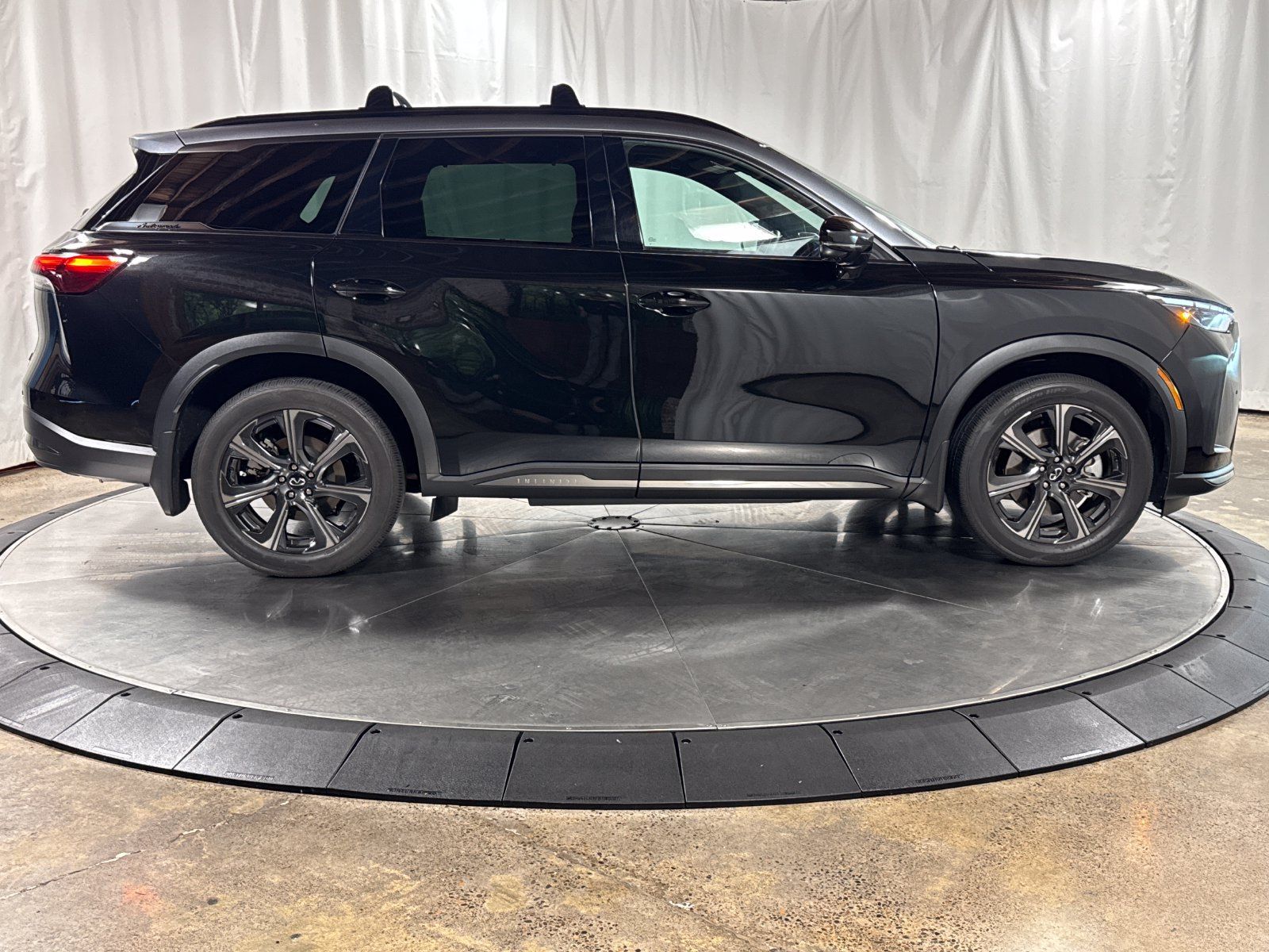 Certified 2026 INFINITI QX60 Autograph w/ Dark Cargo Package AWD/4WD image 6