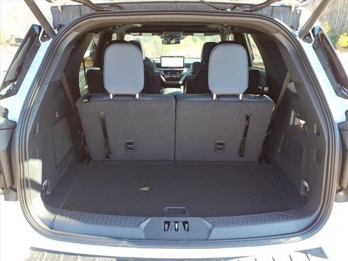 New 2026 Ford Explorer ST-Line w/ ST-Line Street Pack image 13