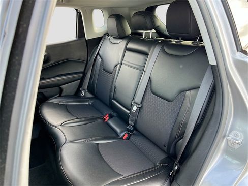 Certified 2020 Jeep Compass Latitude image 21