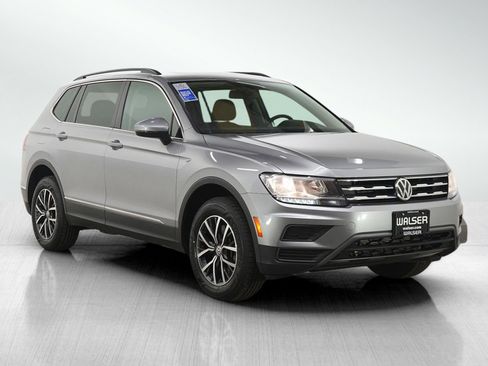 Used 2020 Volkswagen Tiguan SE image 8