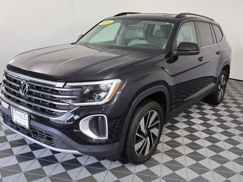 Used 2024 Volkswagen Atlas SE image 4
