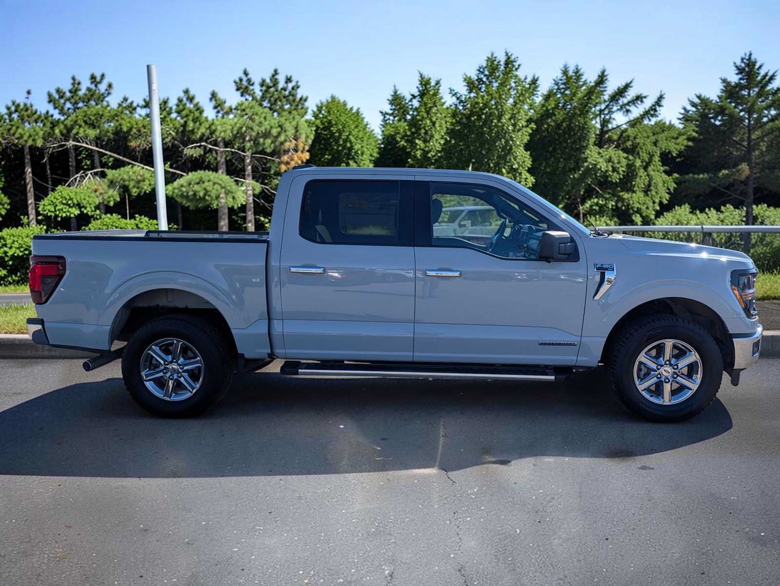 Certified 2024 Ford F150 XLT w/ Mobile Office Package AWD/4WD image 7