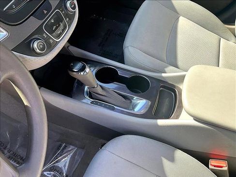 Used 2018 Chevrolet Malibu LS image 15