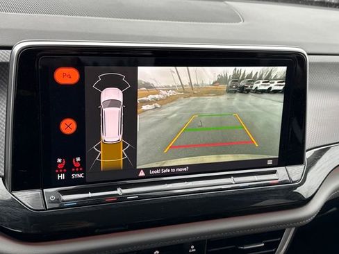 Used 2025 Volkswagen Atlas Peak Edition SE image 28