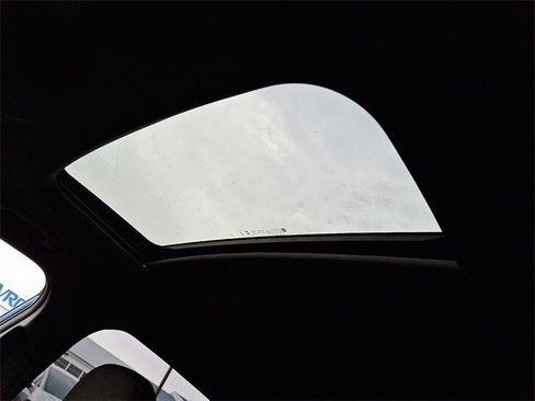 Certified 2024 Chevrolet Trax RS w/ Sunroof Package image 28