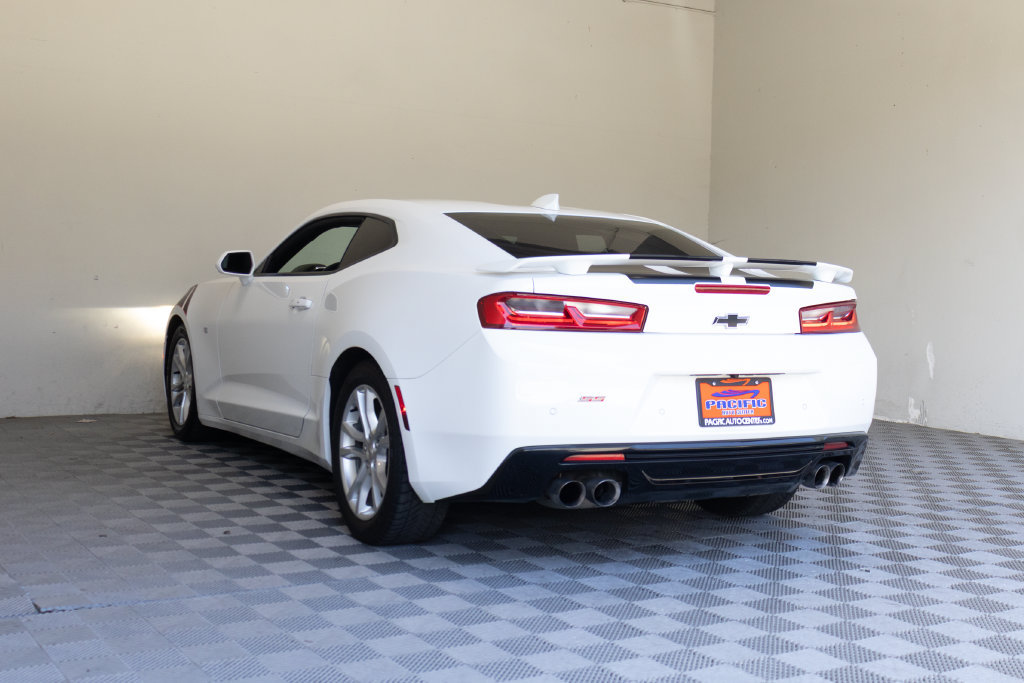 Used 2018 Chevrolet Camaro SS RWD image 14