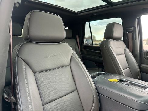 Used 2022 GMC Yukon Denali image 32