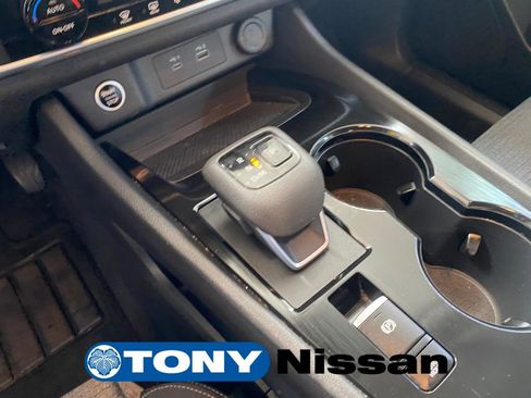Used 2023 Nissan Rogue SV FWD image 35