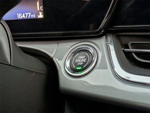 Used 2025 Chevrolet Trax LT w/ LT Convenience Package image 24