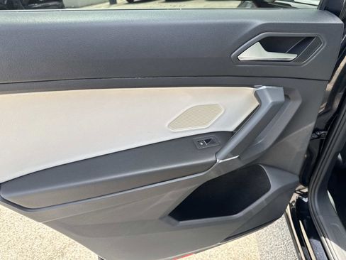 Used 2020 Volkswagen Tiguan SEL FWD image 8