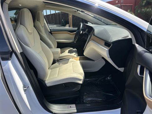 Used 2018 Tesla Model X 75D AWD/4WD image 15