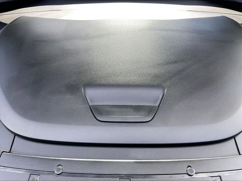 Used 2023 Volvo XC40 Recharge Plus w/ Protection Package Premier image 13