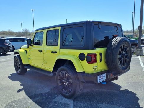Used 2023 Jeep Wrangler Sahara w/ Cold Weather Group image 5