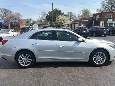 Used 2015 Chevrolet Malibu LT image 4